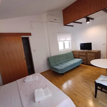Miki Apartment Podgora