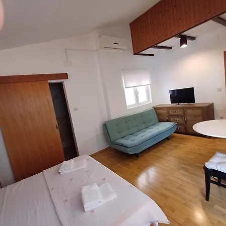 Miki Apartment