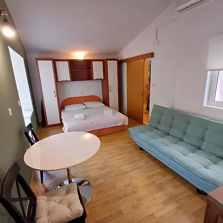 Apartment Miki Podgora