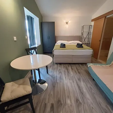 Miki Podgora (Split-Dalmatia)